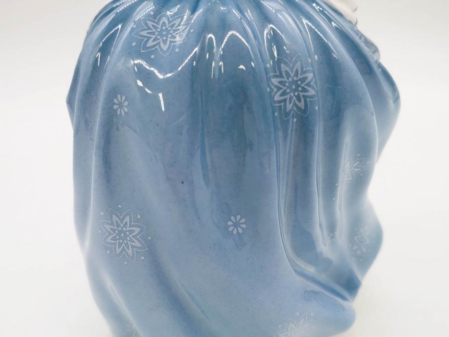 イギリス　Royal Doulton(ロイヤルドルトン)　Hilary(ヒラリー)　上品な雰囲気のフィギュリン(陶器人形、女性、貴婦人、置物、オブジェ)(R-081297)