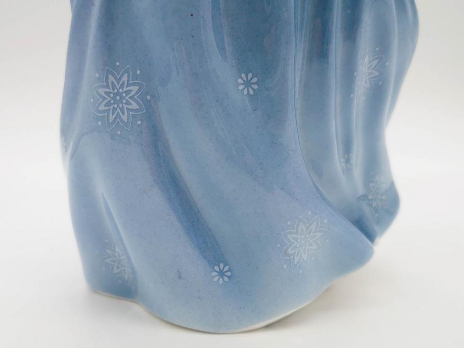 イギリス　Royal Doulton(ロイヤルドルトン)　Hilary(ヒラリー)　上品な雰囲気のフィギュリン(陶器人形、女性、貴婦人、置物、オブジェ)(R-081297)
