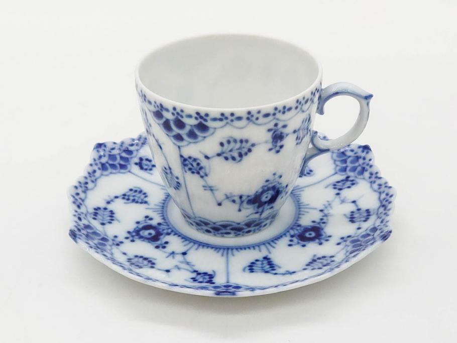 デンマーク　ROYAL COPENHAGEN(ロイヤルコペンハーゲン)　ブルーフルーテッド フルレース カップ&ソーサー/プレイン クリーマー　可憐なデザインに見惚れるC&S・クリーマーセット(コーヒー、デミタス、ミルクポット、ミルクジャー、洋食器、北欧)(R-081229)