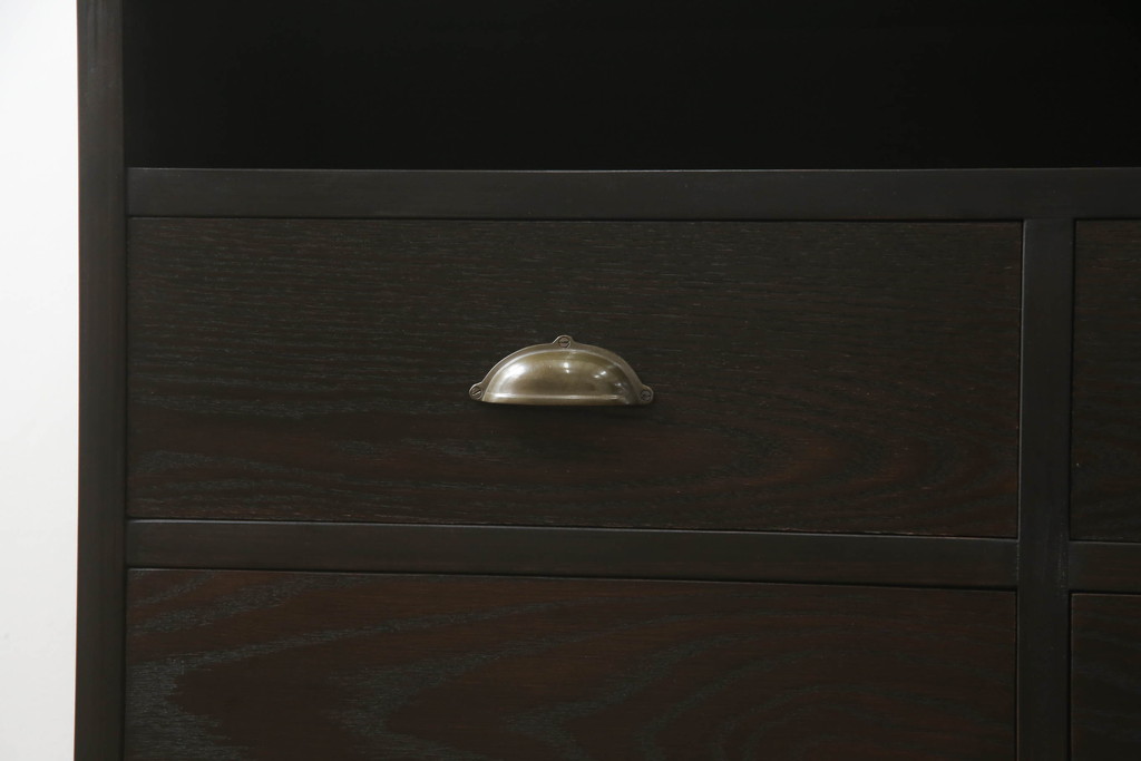 【オーダー家具実例】お客様ご要望のサイズでテレビ台を新規製作しました。オープンラックには配線用の穴開け加工を施し、さらに使い勝手良く棚や引き出しを製作。当店商品を参考に着色して仕上げました。(サイドテーブル、サイドキャビネット、収納棚、引き出し)