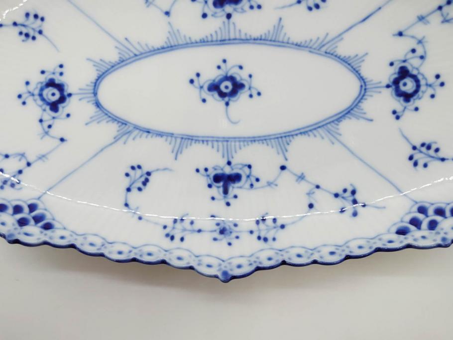 デンマーク　ROYAL COPENHAGEN(ロイヤルコペンハーゲン)　ブルーフルーテッド 　ハーフレース　美しいブルーの縁取りが魅力のボウル&ピックルディッシュセット(プレート、変形皿、中皿、洋食器、北欧)(R-081290)