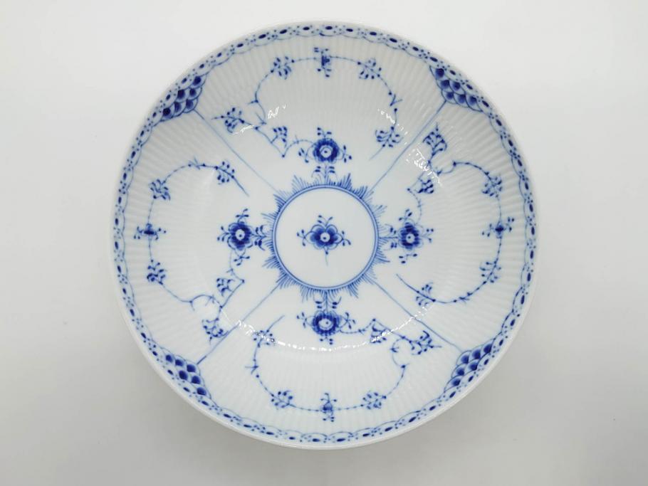 デンマーク　ROYAL COPENHAGEN(ロイヤルコペンハーゲン)　ブルーフルーテッド 　ハーフレース　美しいブルーの縁取りが魅力のボウル&ピックルディッシュセット(プレート、変形皿、中皿、洋食器、北欧)(R-081290)