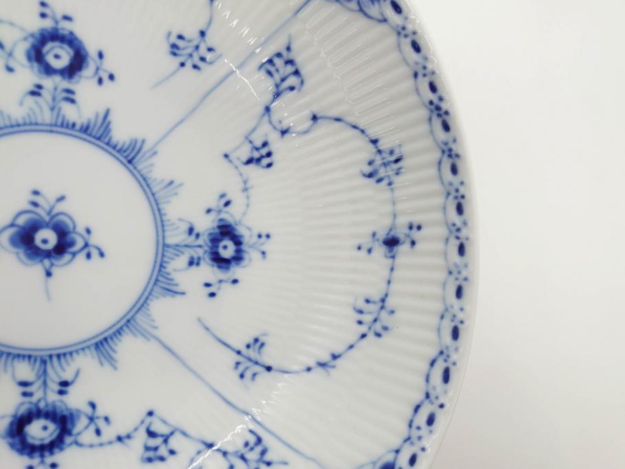 デンマーク　ROYAL COPENHAGEN(ロイヤルコペンハーゲン)　ブルーフルーテッド 　ハーフレース　美しいブルーの縁取りが魅力のボウル&ピックルディッシュセット(プレート、変形皿、中皿、洋食器、北欧)(R-081290)