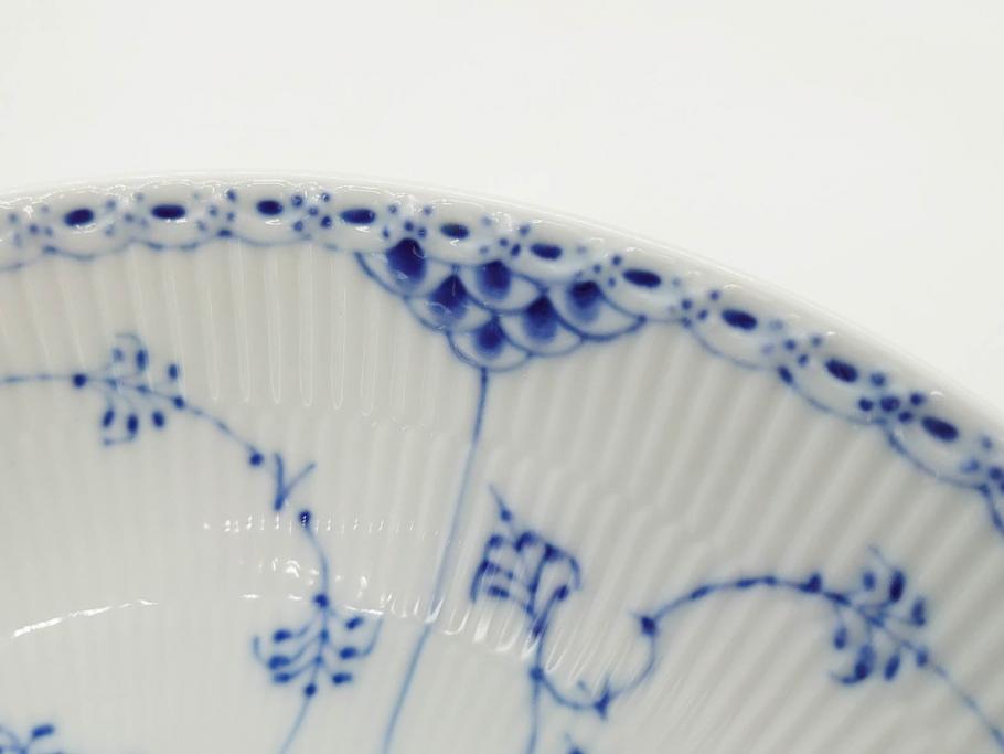 デンマーク　ROYAL COPENHAGEN(ロイヤルコペンハーゲン)　ブルーフルーテッド 　ハーフレース　美しいブルーの縁取りが魅力のボウル&ピックルディッシュセット(プレート、変形皿、中皿、洋食器、北欧)(R-081290)