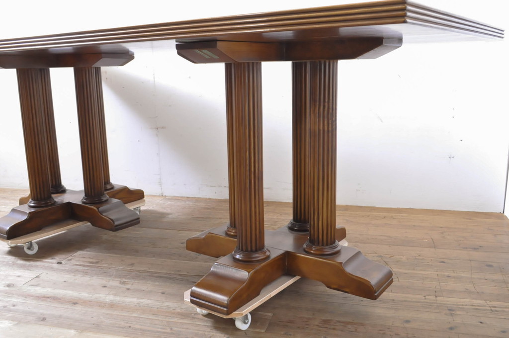 中古　スペイン家具　バロッサバレンティ(VARO,S.A. VALENTI)　高級感溢れる佇まいのガラス天板付きダイニングテーブル(4人掛け、6人掛け、食卓)(R-066061)