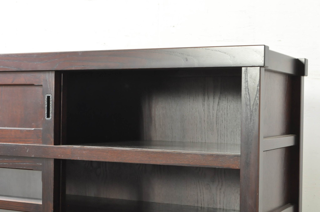 中古　美品　落ち着いた色合いが大人な雰囲気を醸し出す二段重ね水屋箪笥(食器棚、キャビネット、茶箪笥、収納棚、戸棚、バラ売り可能)(R-080370)