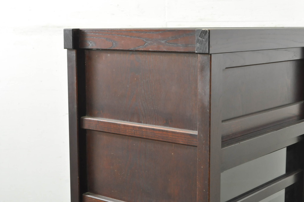 中古　美品　落ち着いた色合いが大人な雰囲気を醸し出す二段重ね水屋箪笥(食器棚、キャビネット、茶箪笥、収納棚、戸棚、バラ売り可能)(R-080370)