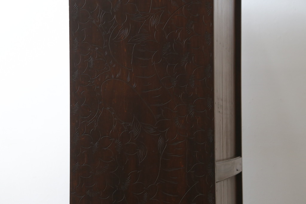 中古　美品　軽井沢彫り　細やかな彫り込みが目を引く下駄箱(シューズボックス、収納棚、戸棚、靴箱、玄関収納)(R-080038)