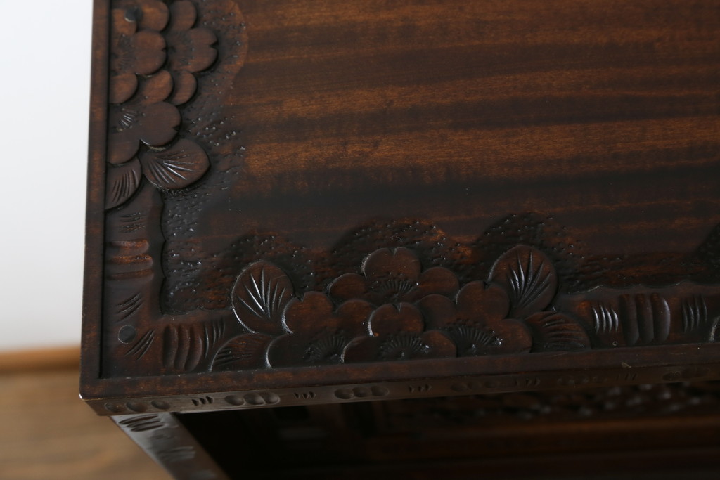 中古　美品　軽井沢彫り　細やかな彫り込みが目を引く下駄箱(シューズボックス、収納棚、戸棚、靴箱、玄関収納)(R-080038)