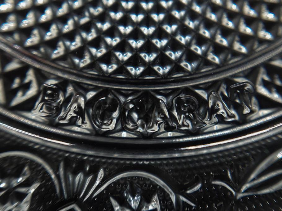 フランス　Baccarat　バカラ　アラベスク　(大)約20cm　(小)約12cm　澄んだ透明感が魅力のプレート4枚セット(小皿、中皿、フルレッドクリスタル、共箱付き)(R-081302)