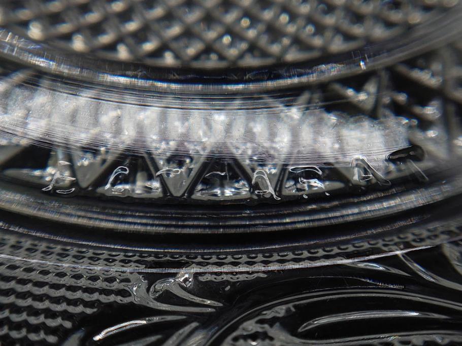 フランス　Baccarat　バカラ　アラベスク　(大)約20cm　(小)約12cm　澄んだ透明感が魅力のプレート4枚セット(小皿、中皿、フルレッドクリスタル、共箱付き)(R-081302)