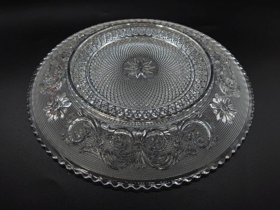 フランス　Baccarat　バカラ　アラベスク　(大)約20cm　(小)約12cm　澄んだ透明感が魅力のプレート4枚セット(小皿、中皿、フルレッドクリスタル、共箱付き)(R-081302)