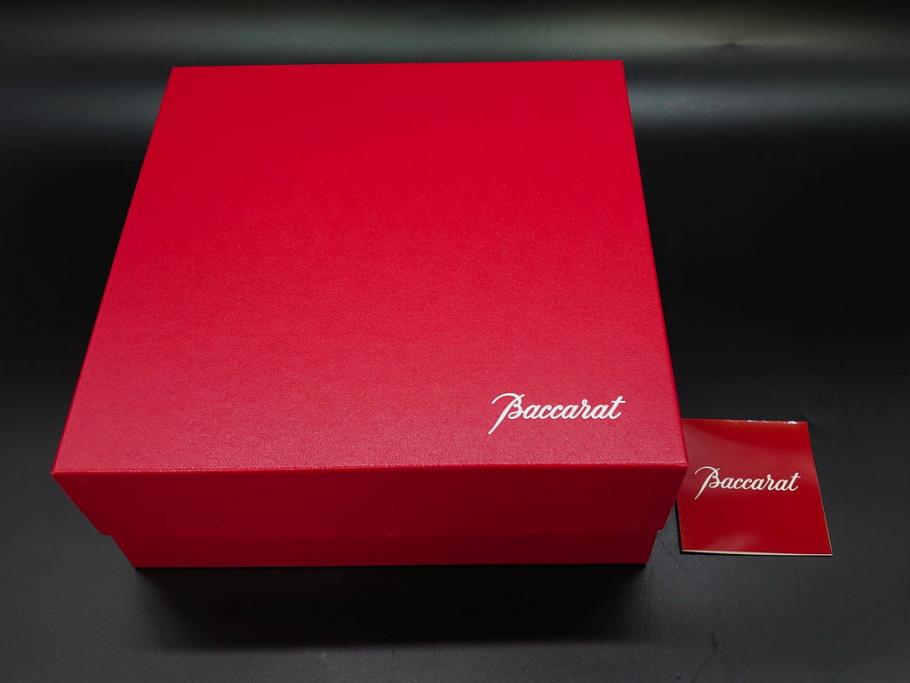 フランス　Baccarat　バカラ　アラベスク　(大)約20cm　(小)約12cm　澄んだ透明感が魅力のプレート4枚セット(小皿、中皿、フルレッドクリスタル、共箱付き)(R-081302)