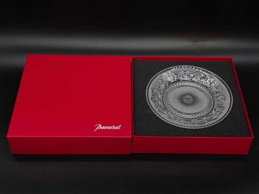 フランス　Baccarat　バカラ　アラベスク　(大)約20cm　(小)約12cm　澄んだ透明感が魅力のプレート4枚セット(小皿、中皿、フルレッドクリスタル、共箱付き)(R-081302)