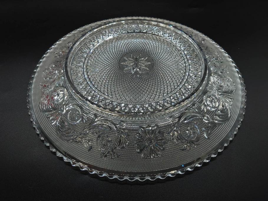 フランス　Baccarat　バカラ　アラベスク　(大)約20cm　(小)約12cm　澄んだ透明感が魅力のプレート4枚セット(小皿、中皿、フルレッドクリスタル、共箱付き)(R-081302)