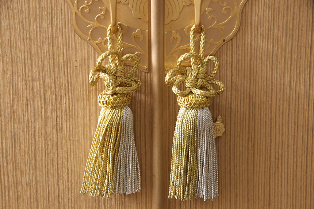 中古　美品　大阪泉州　衣装盆付き　黒檀のアクセントが粋な雰囲気を醸し出す総桐箪笥(桐たんす、衣装箪笥、着物箪笥、引き出し)(R-081410)