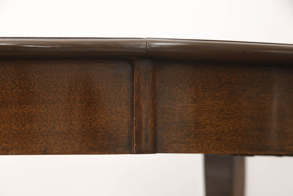 イギリスアンティーク　Lloyd's Antiques(ロイズ・アンティークス)　ウォールナット材　クラシカルな佇まいが美しいキャスター付きエクステンションテーブル(ダイニングテーブル、4人掛け、6人掛け、ドローリーフテーブル、ラウンドテーブル、オーバル型、食卓、英国)(R-066189)