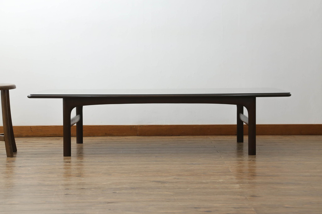 北欧ビンテージ　ノルウェー　S MOBLER(モブラー)　rasmus solberg cabinetmaker norway(ラスムスソルベルグ) 　ローズウッド材　シンプルモダンで曲線の優しいセンターテーブル(ローテーブル、ヴィンテージ)(R-058182)
