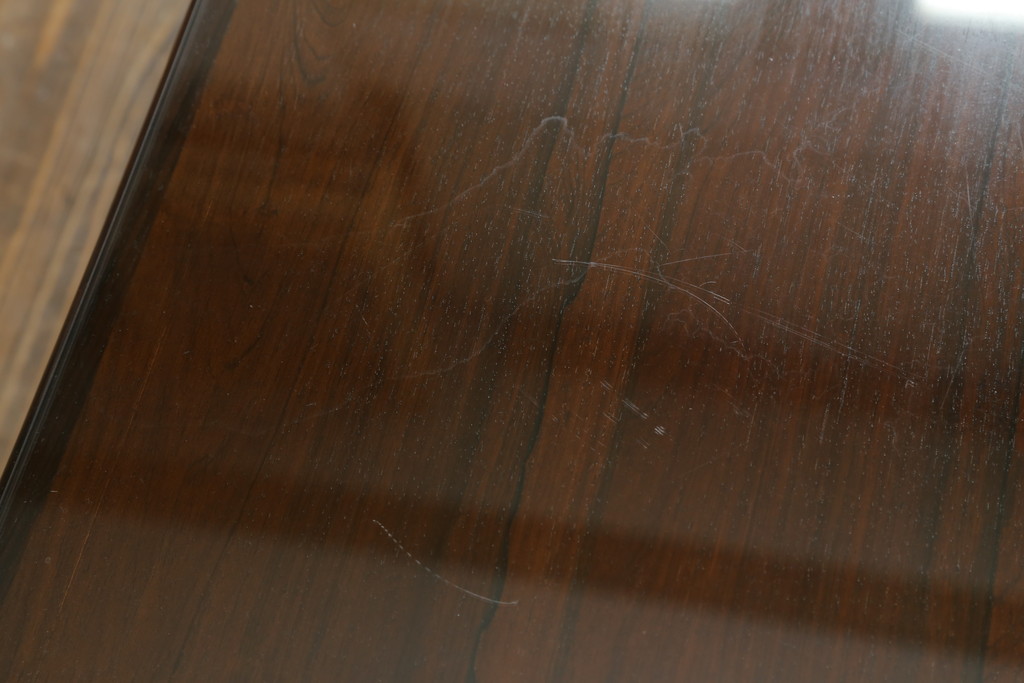 北欧ビンテージ　ノルウェー　S MOBLER(モブラー)　rasmus solberg cabinetmaker norway(ラスムスソルベルグ) 　ローズウッド材　シンプルモダンで曲線の優しいセンターテーブル(ローテーブル、ヴィンテージ)(R-058182)