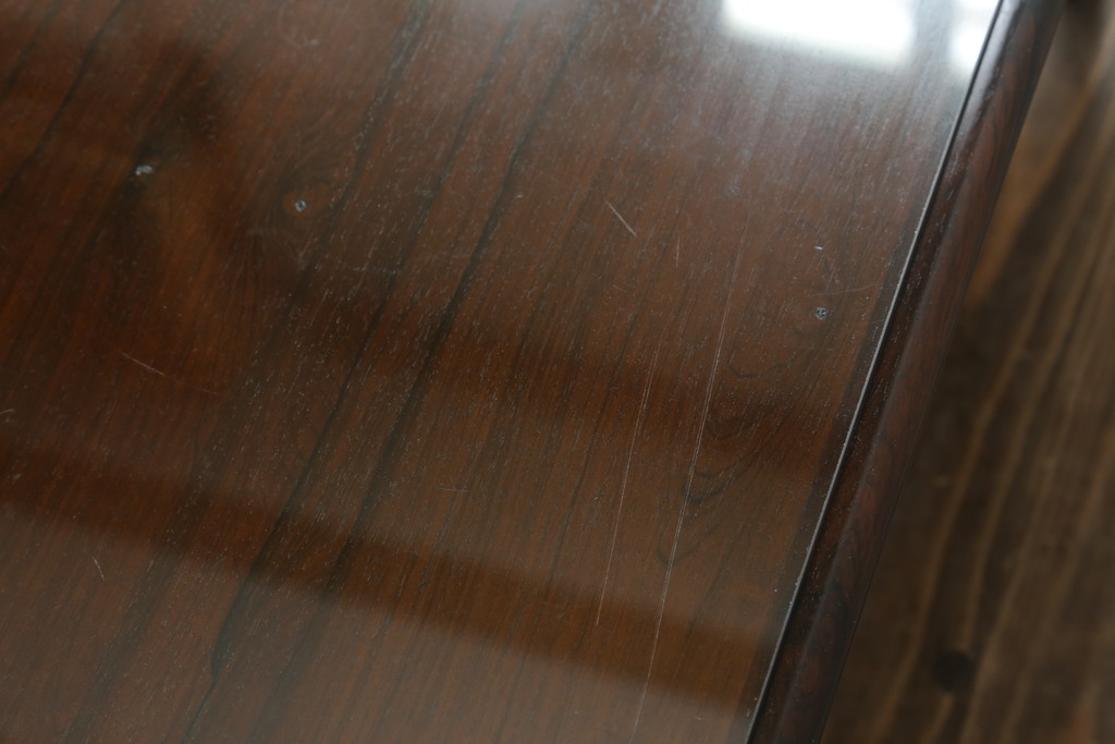 北欧ビンテージ　ノルウェー　S MOBLER(モブラー)　rasmus solberg cabinetmaker norway(ラスムスソルベルグ) 　ローズウッド材　シンプルモダンで曲線の優しいセンターテーブル(ローテーブル、ヴィンテージ)(R-058182)