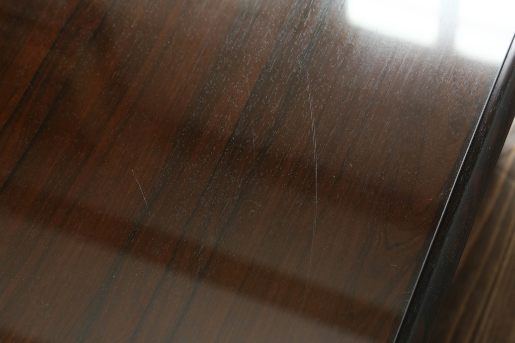 北欧ビンテージ　ノルウェー　S MOBLER(モブラー)　rasmus solberg cabinetmaker norway(ラスムスソルベルグ) 　ローズウッド材　シンプルモダンで曲線の優しいセンターテーブル(ローテーブル、ヴィンテージ)(R-058182)
