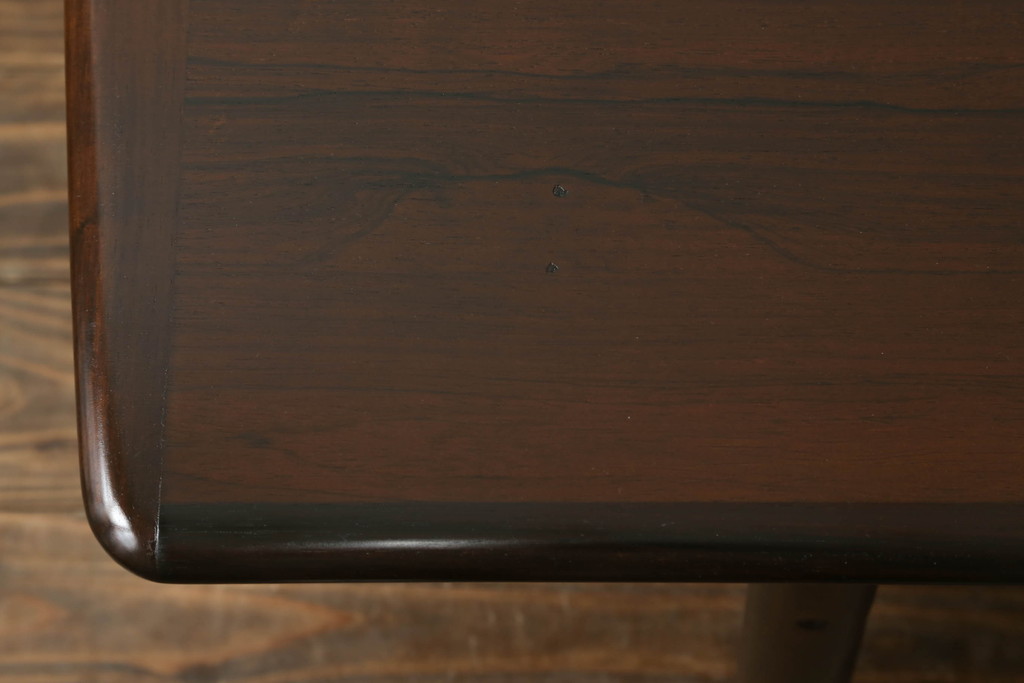 北欧ビンテージ　ノルウェー　S MOBLER(モブラー)　rasmus solberg cabinetmaker norway(ラスムスソルベルグ) 　ローズウッド材　シンプルモダンで曲線の優しいセンターテーブル(ローテーブル、ヴィンテージ)(R-058182)