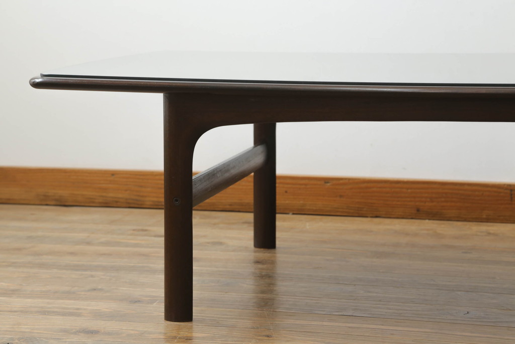 北欧ビンテージ　ノルウェー　S MOBLER(モブラー)　rasmus solberg cabinetmaker norway(ラスムスソルベルグ) 　ローズウッド材　シンプルモダンで曲線の優しいセンターテーブル(ローテーブル、ヴィンテージ)(R-058182)