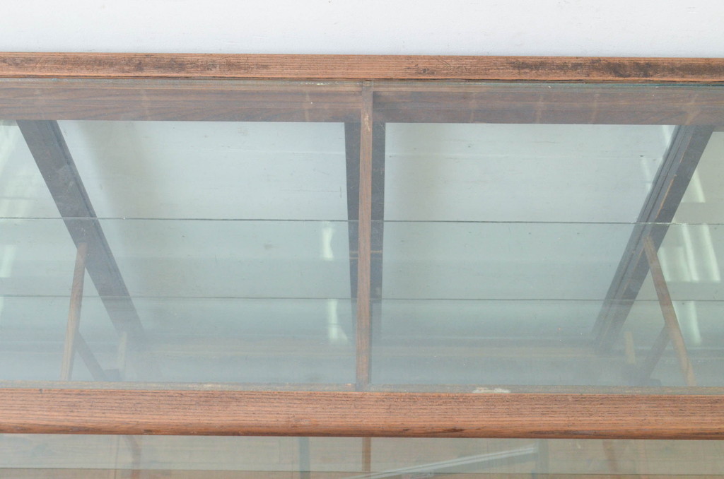 アンティーク 黒い木枠のガラスショーケース | REFACTORY antiques
