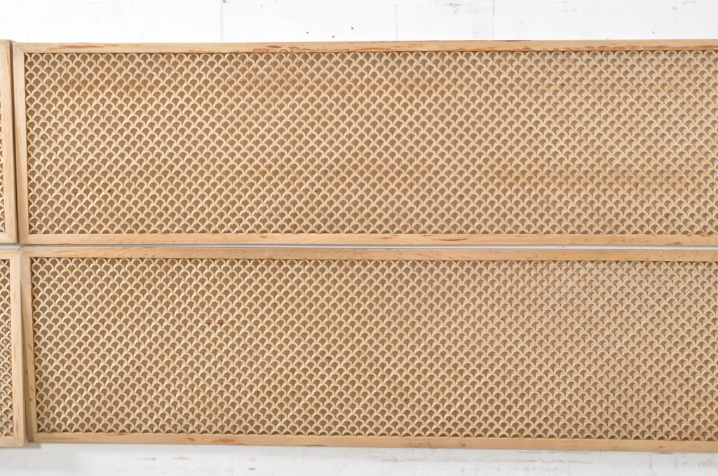 アンティーク建具　青海波の繊細なデザインが目を惹く組子欄間4枚セット(明り取り、明かり取り)(R-073465)