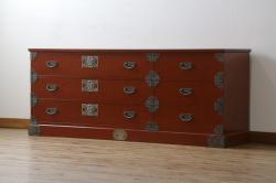 中古　展示品　未使用品　四国・高松　飛鳥欅箪笥　艶やかな朱色が魅力的な箪笥ローチェスト(和たんす、衣装タンス、収納箪笥、引き出し、ローボード、テレビ台、TVボード)(R-080240)