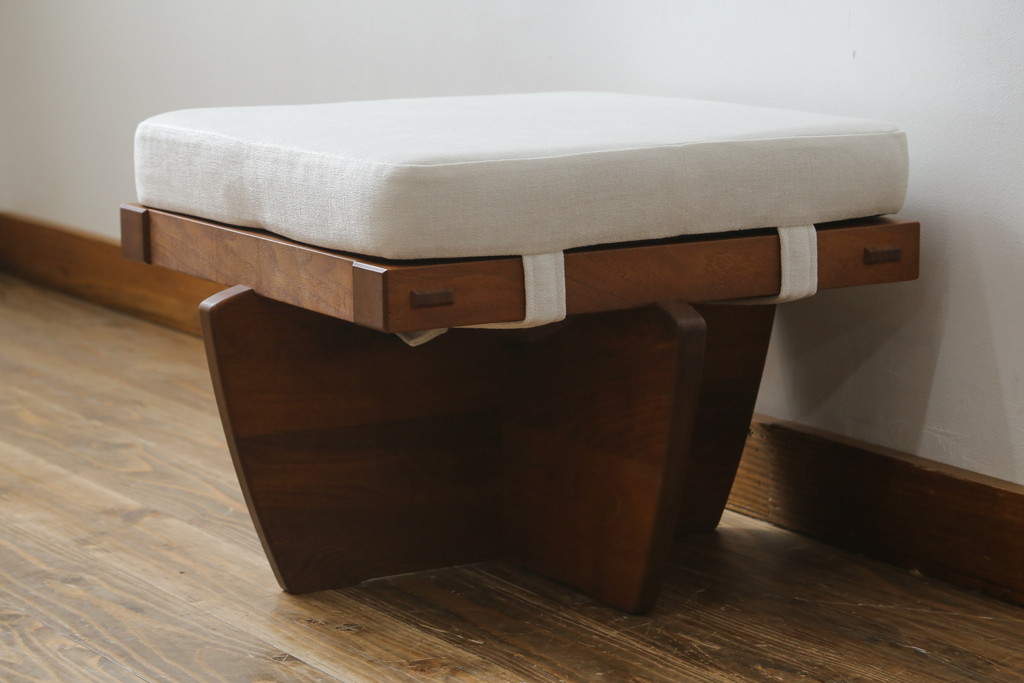 中古　ジョージナカシマ　CN114　こだわりの空間演出が叶うグリーンロックオットマン(ジョージ・ナカシマ、GREENROCK OTTOMAN、椅子、フットスツール、チェア)(R-066893)