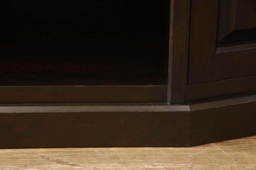 和製ビンテージ　北海道民芸家具　希少な絶版品　落ち着いた木の色合いが魅力的なテレビボード(ローボード、収納棚、ヴィンテージ)(R-052847)