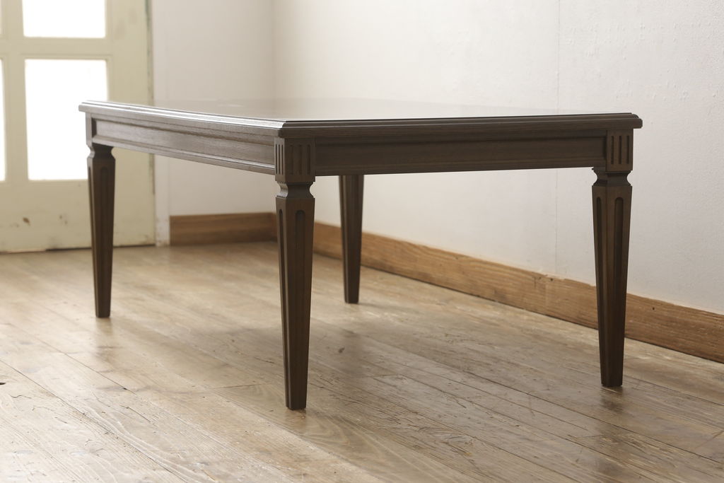 中古　超美品　カリモク家具　domani(ドマーニ)　QUEENS　LIFE(クイーンズライフ)　クラシカルな佇まいが美しいセンターテーブル(定価約19万円)(ローテーブル、コンソールテーブル)(R-055123)