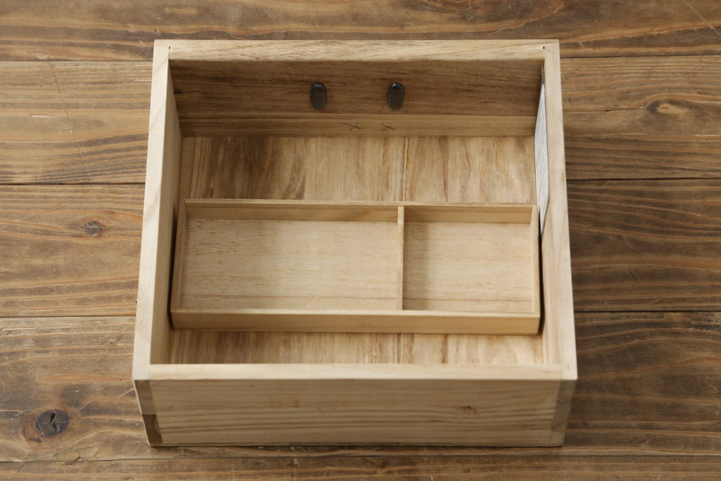 中古　美しい木目と立派な金具が魅力的な岩谷堂箪笥(小箪笥、船箪笥、小引き出し、小物収納)(R-078731)