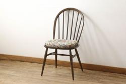 イギリスビンテージ　ERCOL(アーコール)　ナチュラルテイストのお部屋におすすめ! シンプルなクッション付きフープバックチェア(ウィンザーチェア、板座チェア、椅子、イス、1人掛け、ヴィンテージ、ウインザーチェア)(R-059539)