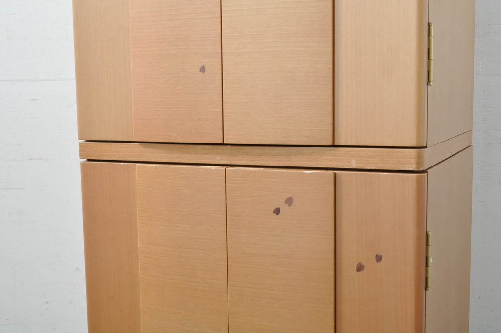 中古　未使用展示品　桜模様と明るい色合いが軽やかな雰囲気を醸し出す照明付きのモダン仏壇(床置き仏壇、家具調仏壇、祭壇、戸棚、収納棚)(定価約40万円)(R-080361)