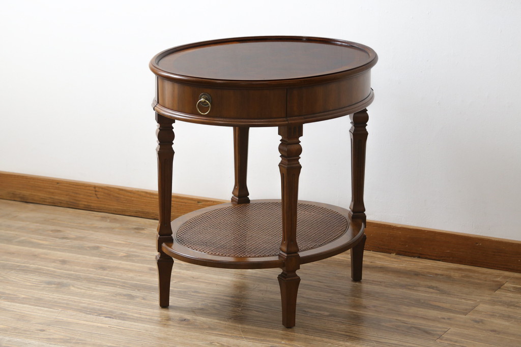 中古　美品!!　DREXEL HERITAGE(ドレクセルヘリテイジ)　Cameo Classics(キャメオクラシックス)　上品な佇まいが魅力の引き出し付きサイドテーブル(ナイトテーブル、エンドテーブル、ローテーブル、花台、飾り台)(R-068479)