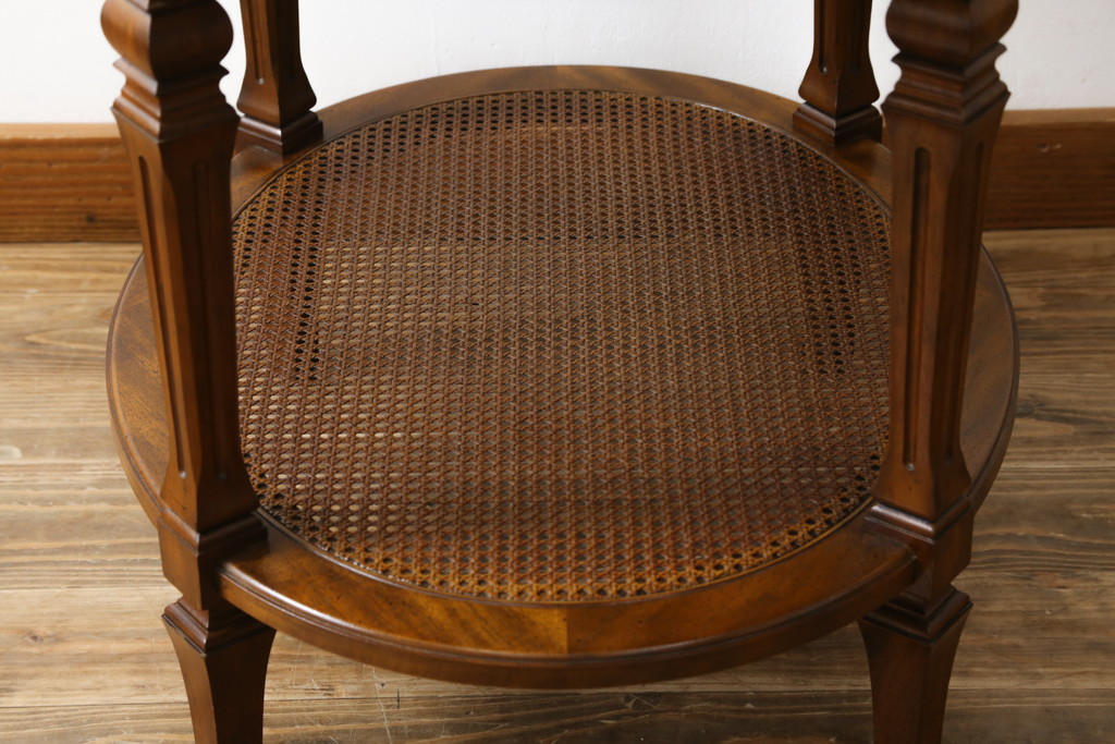 中古　美品!!　DREXEL HERITAGE(ドレクセルヘリテイジ)　Cameo Classics(キャメオクラシックス)　上品な佇まいが魅力の引き出し付きサイドテーブル(ナイトテーブル、エンドテーブル、ローテーブル、花台、飾り台)(R-068479)
