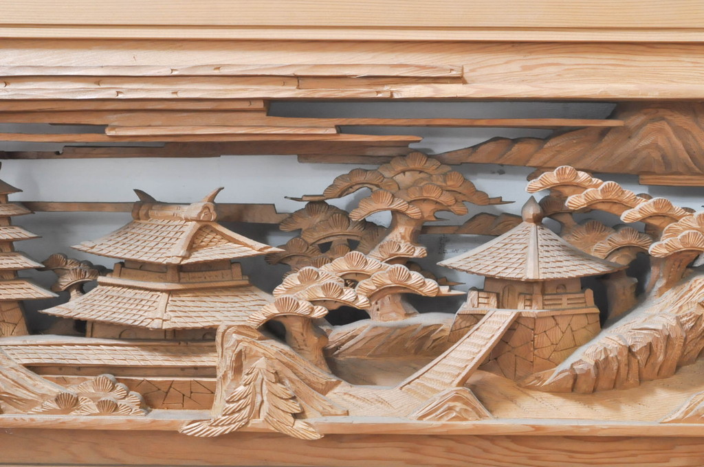 ビンテージ建具　東峯刀　繊細な彫刻と躍動感あるデザインが見事な彫刻欄間2枚セット(明り取り、明かり取り、在銘あり、ヴィンテージ)(R-073599)