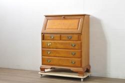 中古　横浜クラシック家具　ダニエル(Daniel)　アーリーアメリカン　A-304P　気品漂うライティングビューロー(簿記机、ワークデスク、在宅用、在宅ワーク用、サイドチェスト、引き出し)(定価約53万4千円)(R-080364)