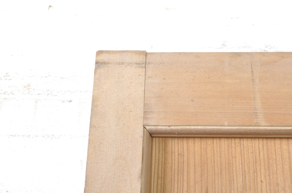 アンティーク建具　美しい杉材一枚板が和の空間づくりにおすすめ!! 横桟入りの幅狭板戸1枚(舞良戸、引き戸)(R-073454)