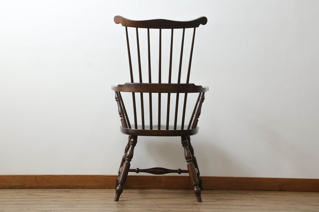 中古　美品　松本民芸家具　シックな色合いとクラシカルな佇まいが魅力のペンシルバニアウィンザーチェア(ウインザーチェア、アームチェア、板座チェア、ダイニングチェア、椅子、イス)(定価約20万円)(R-068196)