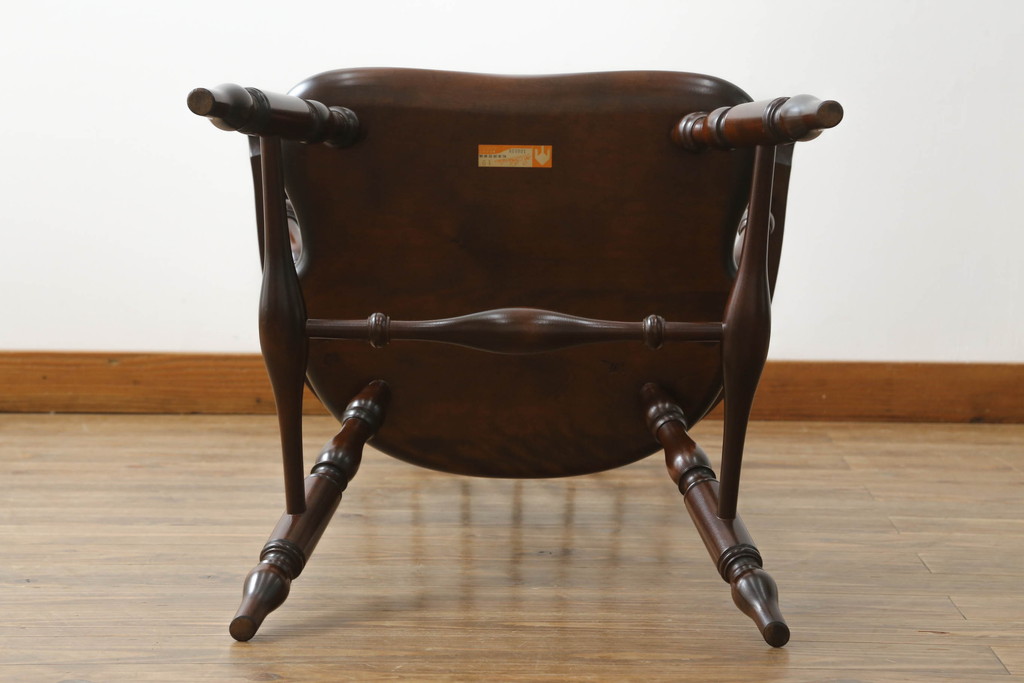中古　美品　松本民芸家具　シックな色合いとクラシカルな佇まいが魅力のペンシルバニアウィンザーチェア(ウインザーチェア、アームチェア、板座チェア、ダイニングチェア、椅子、イス)(定価約20万円)(R-068196)