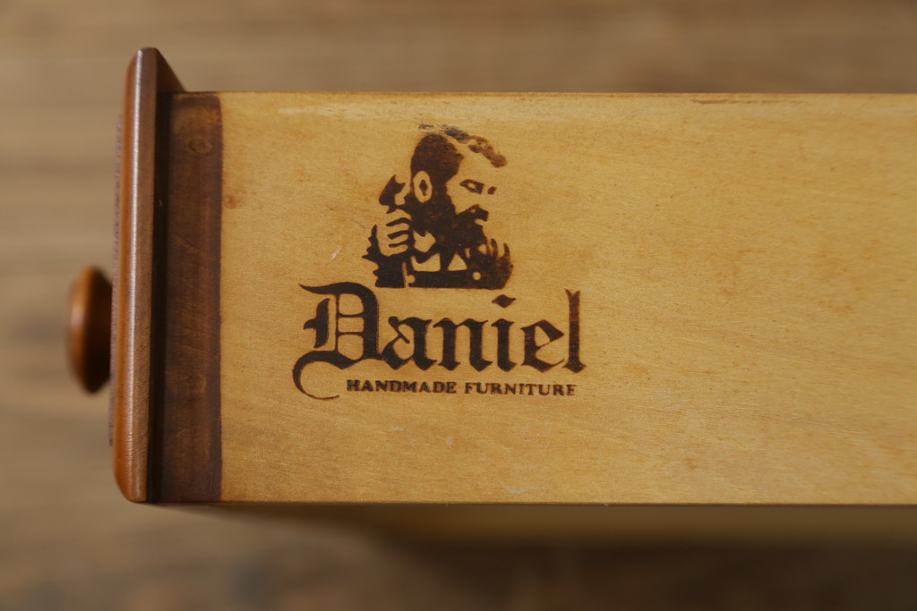 中古　横浜クラシック家具　ダニエル(daniel)　A-305　エレガントな佇まいが品の良さを高めるライティングデスク(定価約47万円)(ワークデスク、机、在宅ワーク、在宅用)(R-056228)