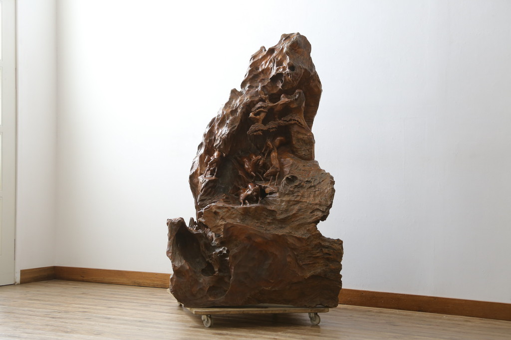 和製ビンテージ　躍動感を感じる荒々しい天然木に松と馬群(双馬)の彫刻を施した見事な置物(木彫り、オブジェ、置き物、ディスプレイ、衝立て、衝い立て、つい立て、ヴィンテージ)(当時約200万円で購入)(R-081262)