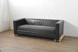 中古　美品　Cassina(カッシーナ)　 Cassina ixc.(イクスシー) 　CATHERINE MEMMI(カトリーヌメミ)　シンプルモダンなデザインが素敵な3人掛けソファ(三人掛け、3Pソファ、アームソファ、レザー)(定価約80万円)(R-080350)