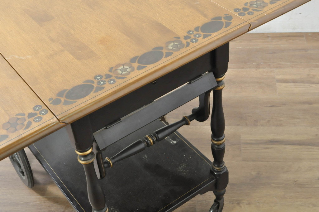 アメリカヴィンテージ　希少な廃版品　アメリカ高級家具　Ethan Allen(イーセン・アーレン)　花のデザインが魅力のバタフライサービスワゴン(キッチンワゴン、キッチンカート、サイドテーブル、ワゴンテーブル、キャスターワゴン、ビンテージ)(R-080353)