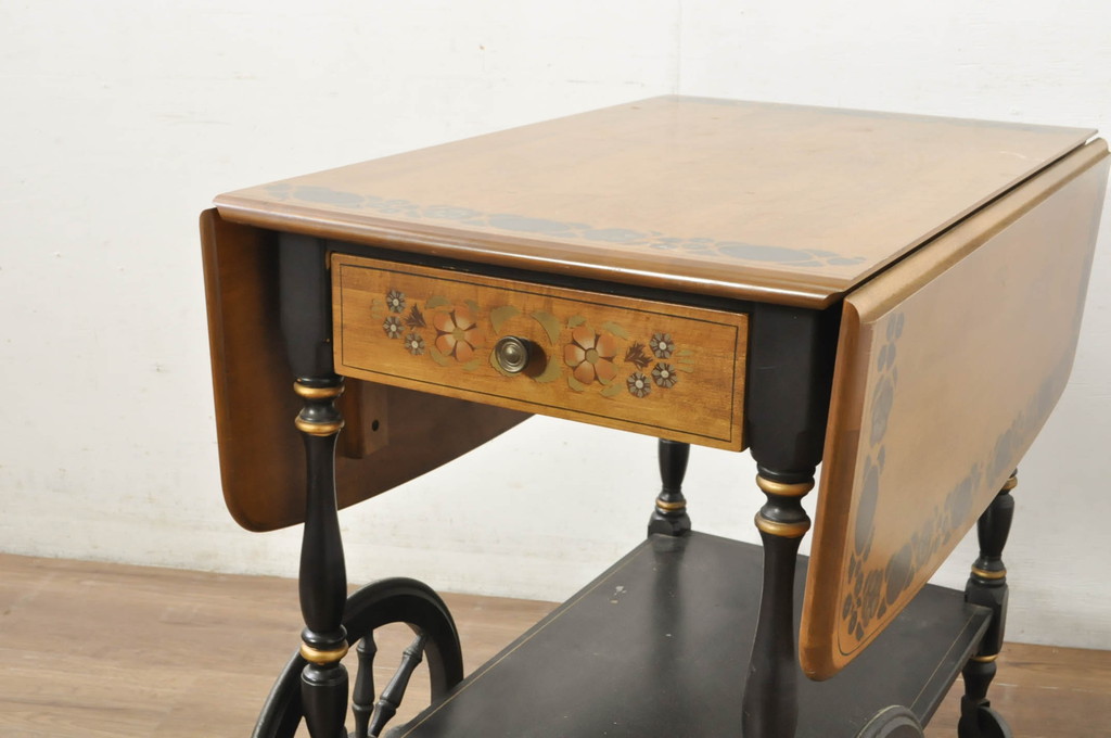 アメリカヴィンテージ　希少な廃版品　アメリカ高級家具　Ethan Allen(イーセン・アーレン)　花のデザインが魅力のバタフライサービスワゴン(キッチンワゴン、キッチンカート、サイドテーブル、ワゴンテーブル、キャスターワゴン、ビンテージ)(R-080353)