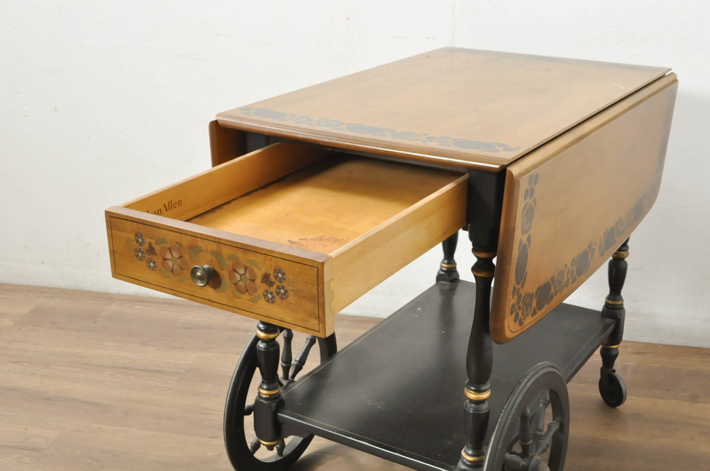 アメリカヴィンテージ　希少な廃版品　アメリカ高級家具　Ethan Allen(イーセン・アーレン)　花のデザインが魅力のバタフライサービスワゴン(キッチンワゴン、キッチンカート、サイドテーブル、ワゴンテーブル、キャスターワゴン、ビンテージ)(R-080353)