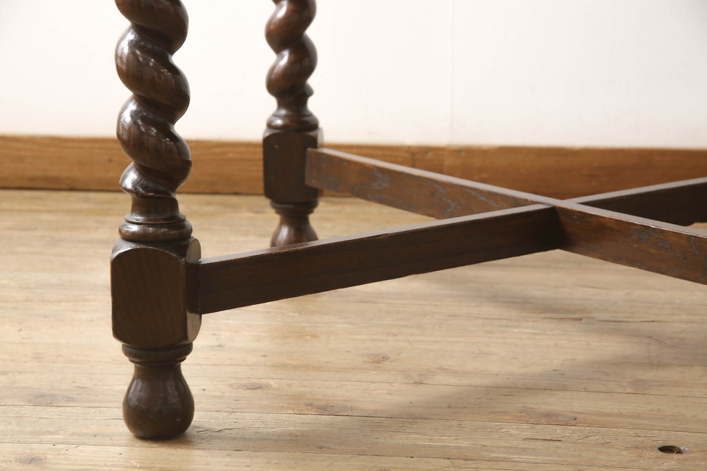 イギリスアンティーク　オーク材　ツイストレッグが特徴的なドローリーフテーブル(ダイニングテーブル、エクステンションテーブル、4人掛け、6人掛け、食卓、英国)(R-066596)